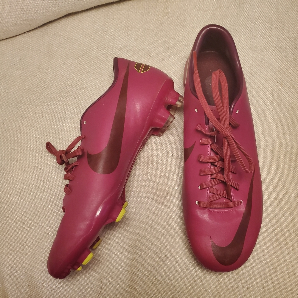 Womens Nike Mercurial soccer cleats pink/purple
